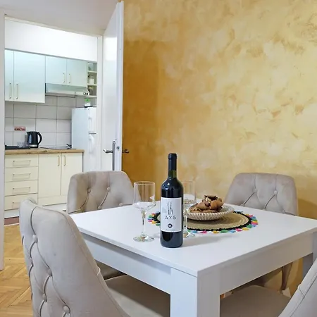 Safari Downtown Appartement Belgrade